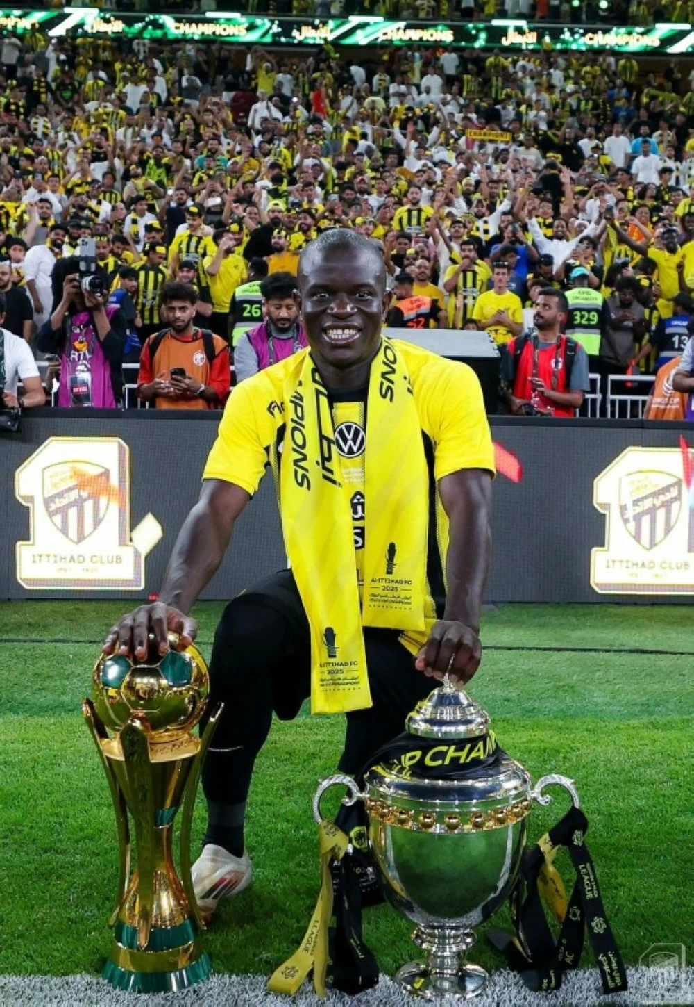 الاتحاد يحسم مصير كانتي عقب مواجهة الفتح