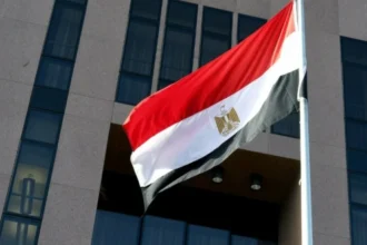 بعد فيديو استغاثة.. القاهرة تتحرك لإنقاذ 4 مصريين محتجزين على متن سفينة في إيران