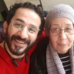 شقيقة أحمد حلمي تكشف أزمة والدته.. وصمته يثير التساؤلات