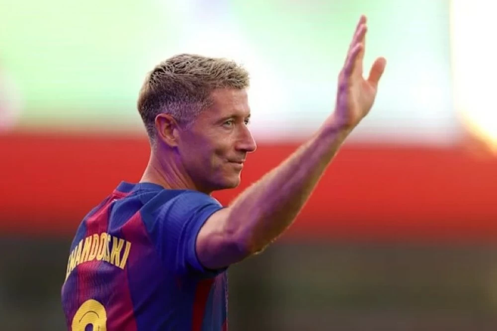 هل اقتربت نهاية ليفاندوفسكي مع برشلونة؟.. زوجته تثير الجدل