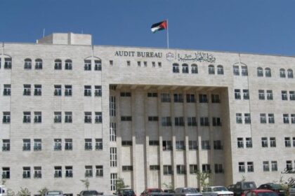 النجداوي: رئيس الوزراء وجّه بإجراء مراجعة دورية لرفع نسبة الاستجابة لجميع ملاحظات ديوان المحاسبة