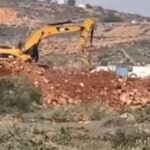 الاحتلال يجرف أراضي ويقتلع أشجار زيتون في ترمسعيا​ 