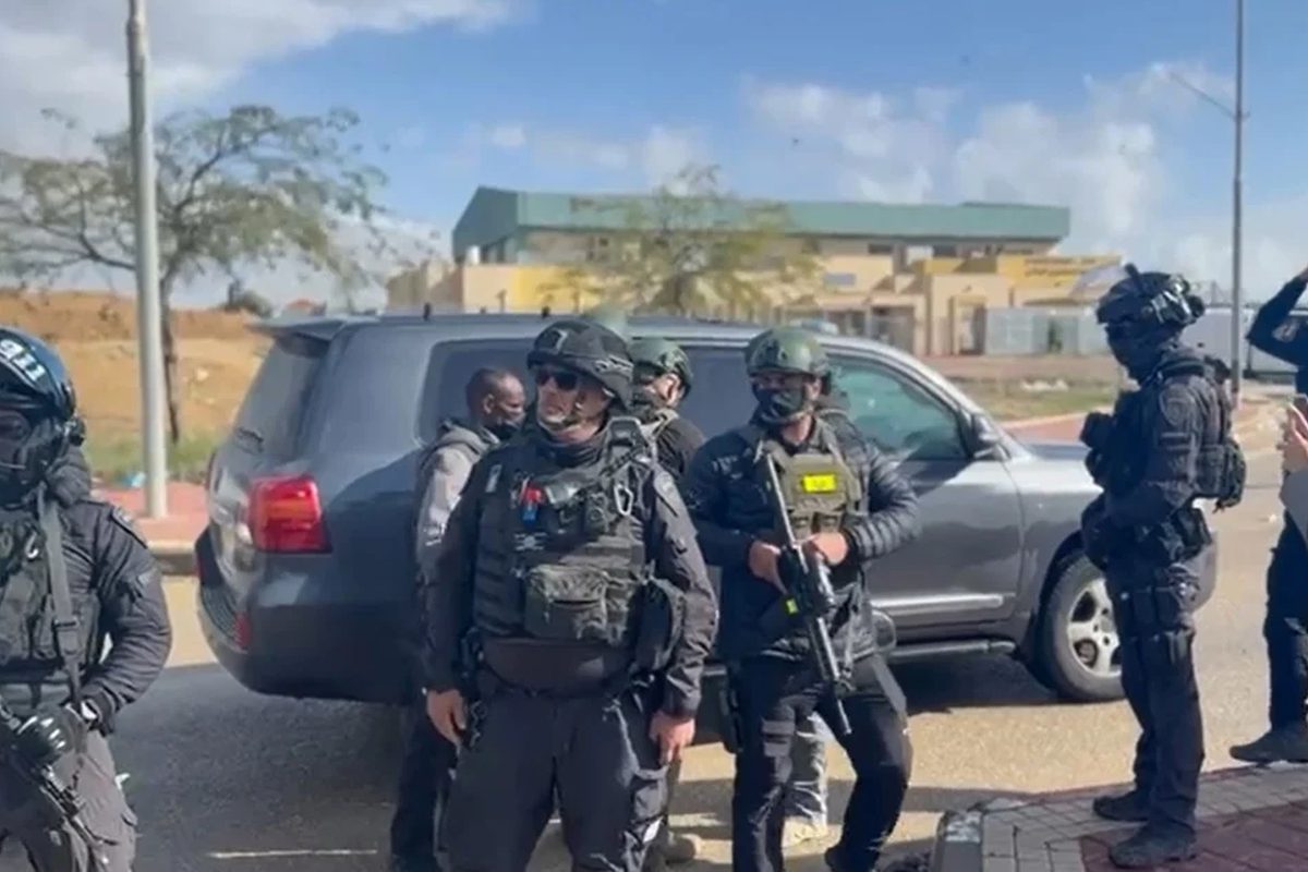 استشهاد فلسطيني في بلدة ترابين الصانع في النقب برصاص شرطة الاحتلال استشهاد فلسطيني في بلدة ترابين الصانع في النقب برصاص شرطة الاحتلال