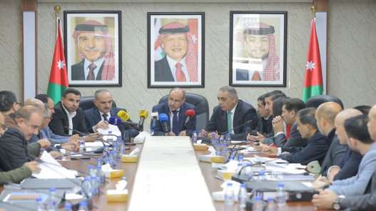 “المالية النيابية” تناقش تقرير ديوان المحاسبة المتعلق بوزارة المياه “المالية النيابية” تناقش تقرير ديوان المحاسبة المتعلق بوزارة المياه