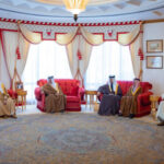 ملك البحرين يستقبل الصفدي وينقل تحيات جلالة الملك وولي العهد