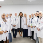 الملكة تزور مصنع لشركة أدوية الحكمة في السلط