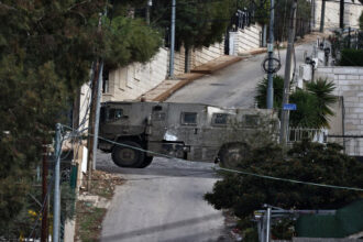 قوات الاحتلال الإسرائيلي تقتحم بلدات فلسطينية عدة وتعتقل العشرات​ 