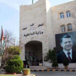 الداخلية تقرر منح الأجانب القادمين للمملكة إقامة لمدة 3 أشهر بدلا من شهر