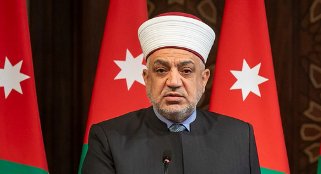 وزير الأوقاف يوجه بفتح المساجد للإيواء خلال المنخفض الجوي وزير الأوقاف يوجه بفتح المساجد للإيواء خلال المنخفض الجوي