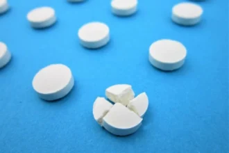 تحذير طبي: سحق الأقراص وفتح الكبسولات قد يحدث مضاعفات خطيرة