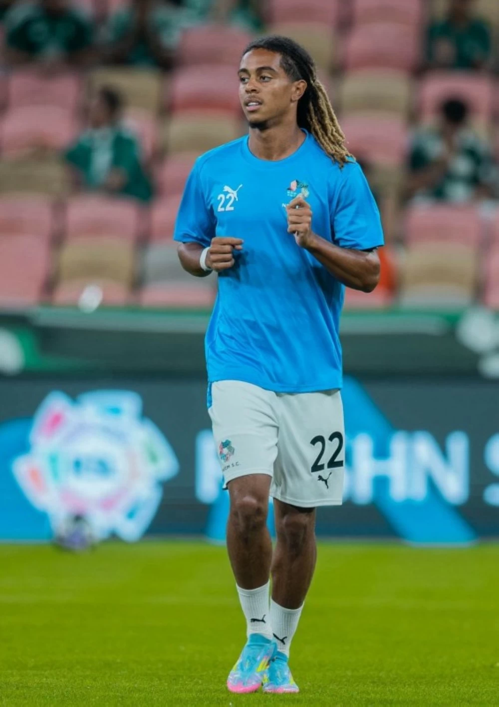 سايمون بوابري ونيوم.. 13 مليون يورو مكاسب في 6 أشهر