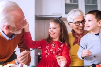 دراسة حديثة: الأحفاد سبب اكتئاب الأجداد