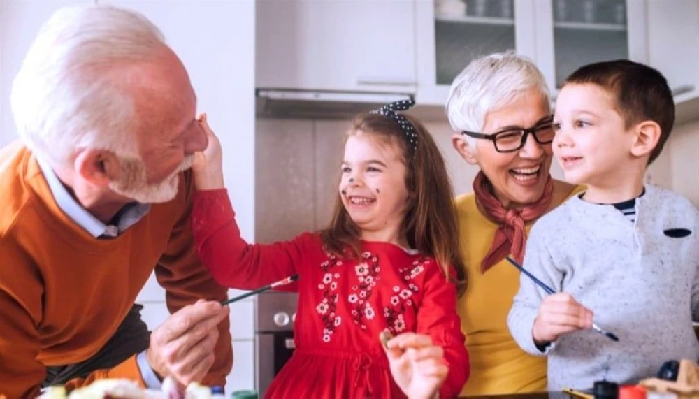 دراسة حديثة: الأحفاد سبب اكتئاب الأجداد