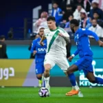 «كلاسيكو» الهلال والأهلي.. تعادل عادل