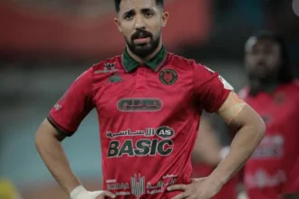 إيقاف هتان باهبري مباراتين وتغريمه 20 ألف ريال