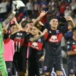 تيجري يتصدر وريفير بليت يطارده بفارق الأهداف