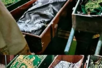 مصر: تشييع حزين لـ 6 جثامين من عائلة واحدة قُتلوا في حادثة سير بعودتهم من واجب عزاء