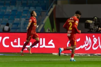 القادسية يعبر الخليج ويقترب من القمة