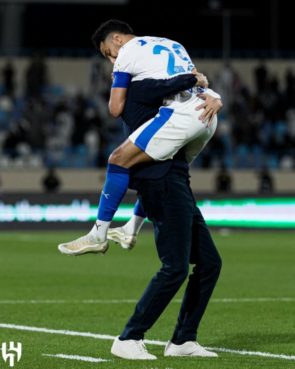 الزعيم يقسو على الأخدود بسداسية