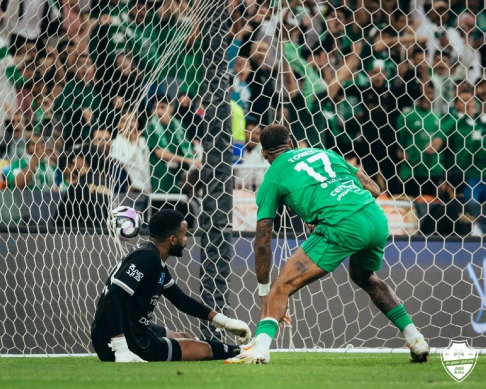 الأهلي يضرب من جديد