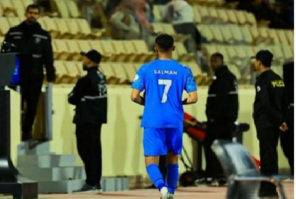 «غضب القائد».. سلمان الفرج يشعل الجدل في دوري روشن «غضب القائد».. سلمان الفرج يشعل الجدل في دوري روشن