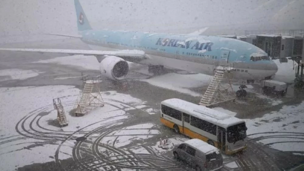 إلغاء 163 رحلة جوية في كوريا بسبب العاصفة الثلجية