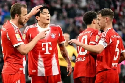 كين يقود بايرن ميونخ لفوز صعب على فرانكفورت