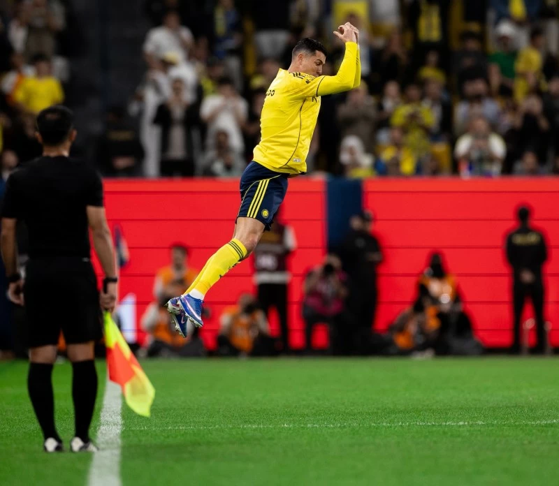 500 هدف بعد الـ 30.. «ما يجيبها غير رونالدو»