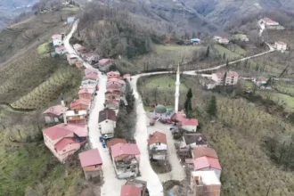 7 أمتار تفصلهم.. ودقيقة واحدة تغيّر موعد الإفطار!