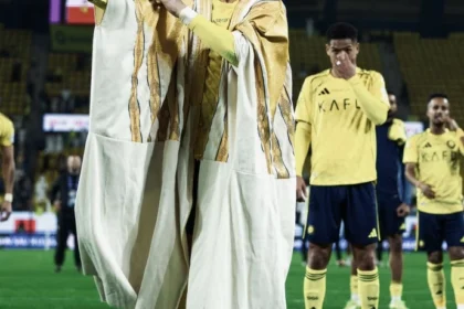 البشت يعبر العالم في يوم التأسيس