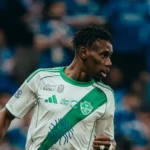 قبل معسكر قطر.. الأخضر يراقب زكريا هوساوي