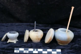 اكتشاف مقابر صخرية من عصر الدولة القديمة جنوبي مصر