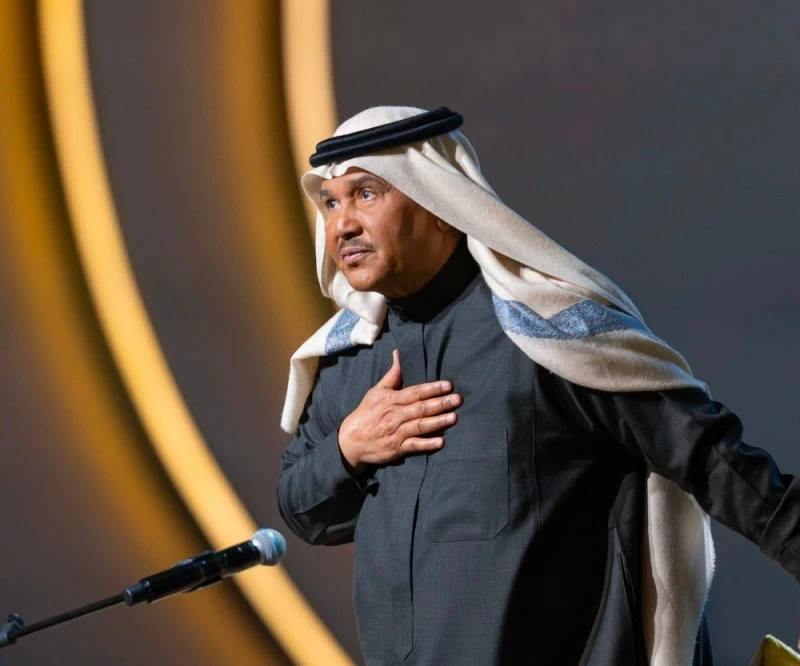 محمد عبده يقلص ظهوره حتى إشعار آخر