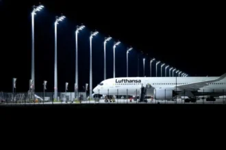 واقعة صادمة في عالم الطيران.. رحلة لـ«لوفتهانزا» تتحول إلى كابوس لركابها