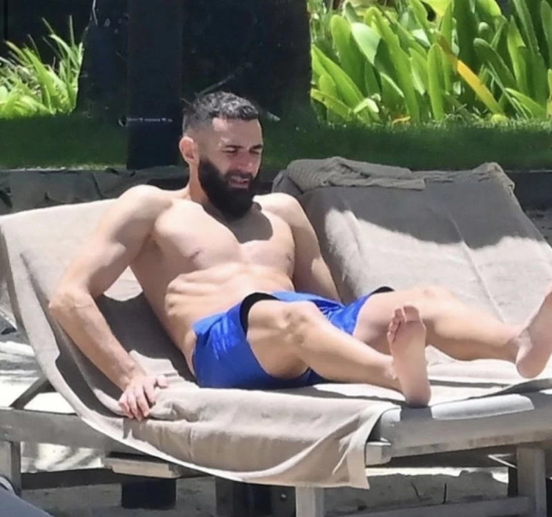 بعد موجة الانتقادات.. بنزيما يغيب عن مواجهة التعاون