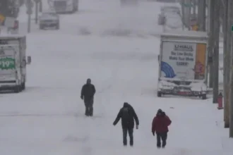 «نورإيستر» تشلّ شمال شرق أمريكا