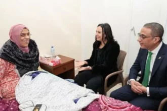 وزيرة التضامن المصري تطمئن على مهندسة الذرّة.. من قسوة الرصيف إلى أمان الرعاية