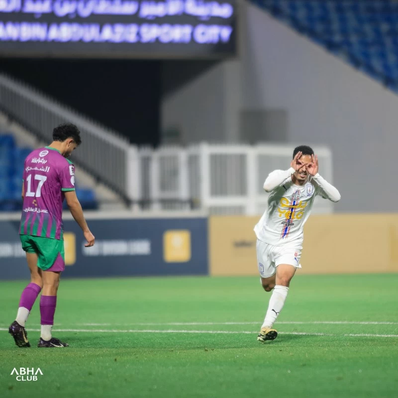 أبها ينجو من مفاجأة الأنوار أبها ينجو من مفاجأة الأنوار