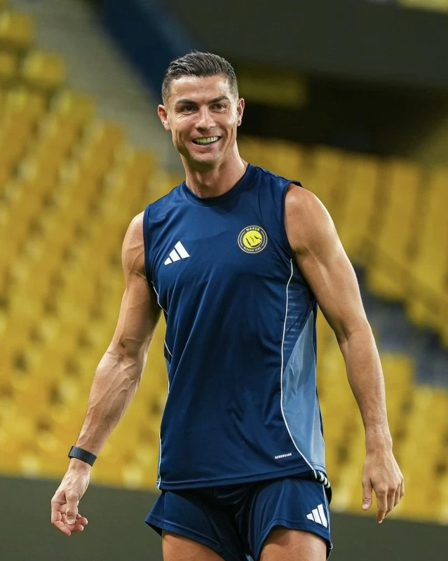 تضاعفت ثروة «رونالدو» أكثر من 4 مرات منذ قدومه إلى النصر تضاعفت ثروة «رونالدو» أكثر من 4 مرات منذ قدومه إلى النصر