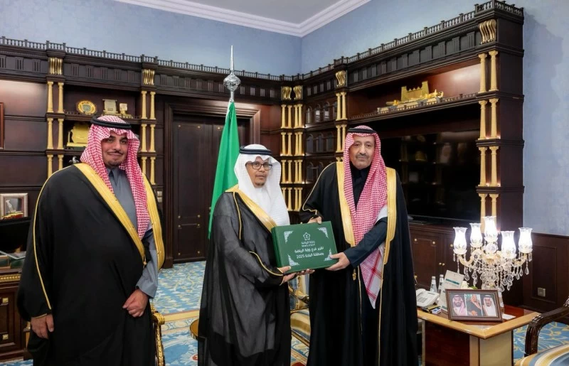 أمير الباحة يطّلع على تقرير مفصل عن الحالة الرياضية بالمنطقة