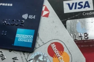 قالوا إنهم موظفو بنك.. فاختفت الأموال خلال دقائق!