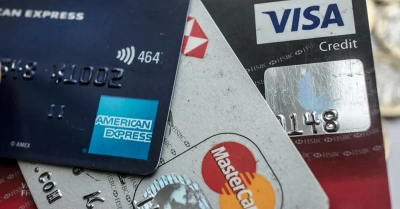 قالوا إنهم موظفو بنك.. فاختفت الأموال خلال دقائق!