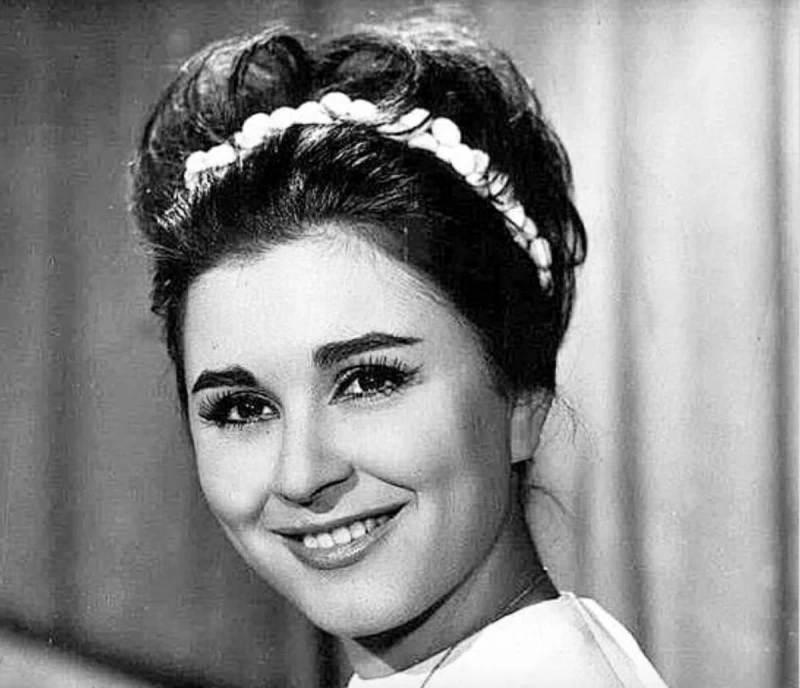 جدل جديد حول وفاة سعاد حسني.. شقيقتها تتهم نادية يسري بالاستيلاء على ذهبها وممتلكاتها جدل جديد حول وفاة سعاد حسني.. شقيقتها تتهم نادية يسري بالاستيلاء على ذهبها وممتلكاتها