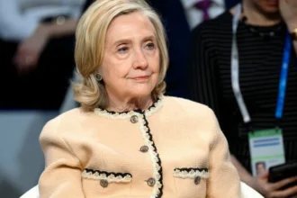 هيلاري كلينتون أمام تحقيق إبستين: لا لقاء ولا طائرة ولا جزيرة