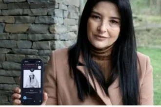 ممثلة تقاضي وزيرة أوروبية: «سرقت وجهي وصوتي»!