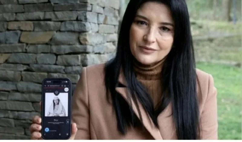 ممثلة تقاضي وزيرة أوروبية: «سرقت وجهي وصوتي»! ممثلة تقاضي وزيرة أوروبية: «سرقت وجهي وصوتي»!