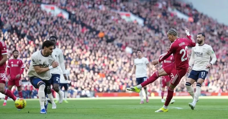 ليفربول يسحق وست هام بخماسية في «البريميرليغ»