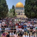 عشرات آلاف المصلين يُؤدون صلاة الجمعة في المسجد الأقصى​ 