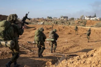 إسرائيل تصدر قرارا عسكريا لتهجير تجمع بدوي في المغير وتعتقل 3 متضامنين​ 