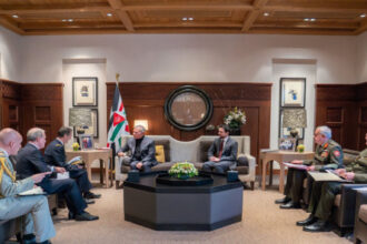 الملك يستقبل رئيس أركان الجيش الفرنسي